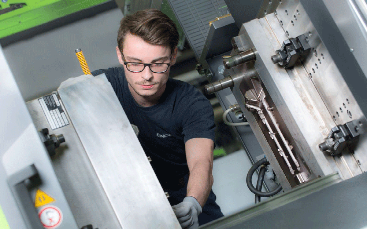 affective factors for life expectancy for plastic injection molds